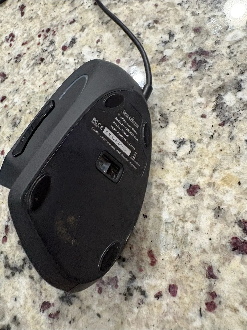 Perixx Wired Ergonomic Mouse Model PERIMICE-513L Good Working Condition